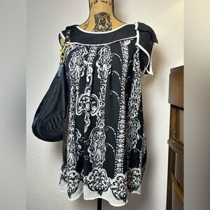cute y2k style misty & max black and white paisley pattern women’s plus blouse